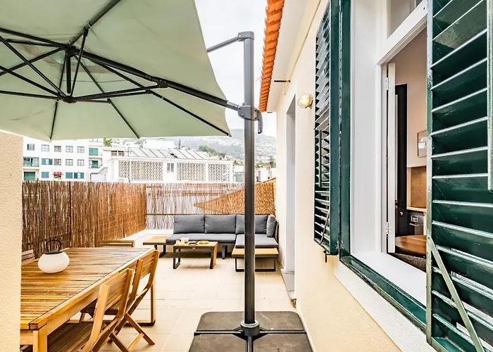 The Graceful Manor By Homie *